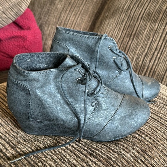 Toms Boots Womens 8.5 Kala Chukka Wedge Ankle Bootie Leather Lace up - Picture 1 of 6